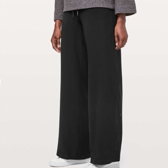 Lululemon On The Fly Wide Leg Pant - Picture 2 of 10